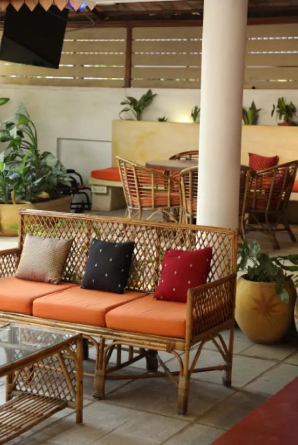 Rattan lounge